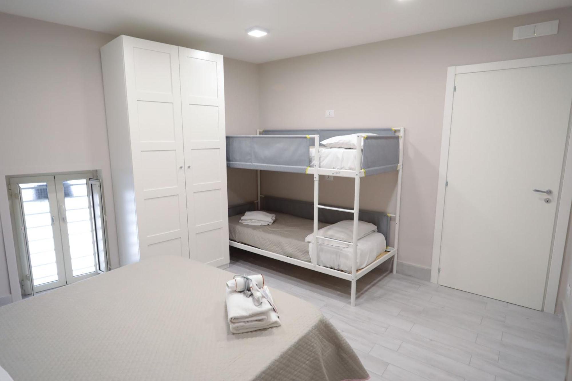 Residenza Esposito Hotel Наполи Екстериор снимка