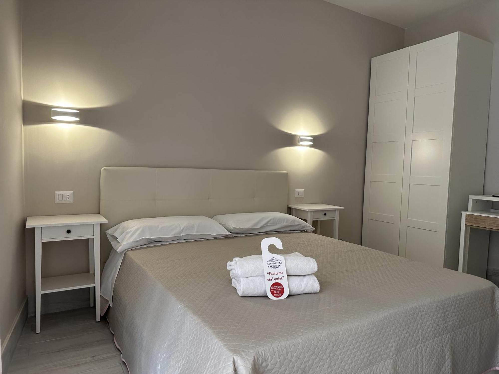 Residenza Esposito Hotel Наполи Екстериор снимка