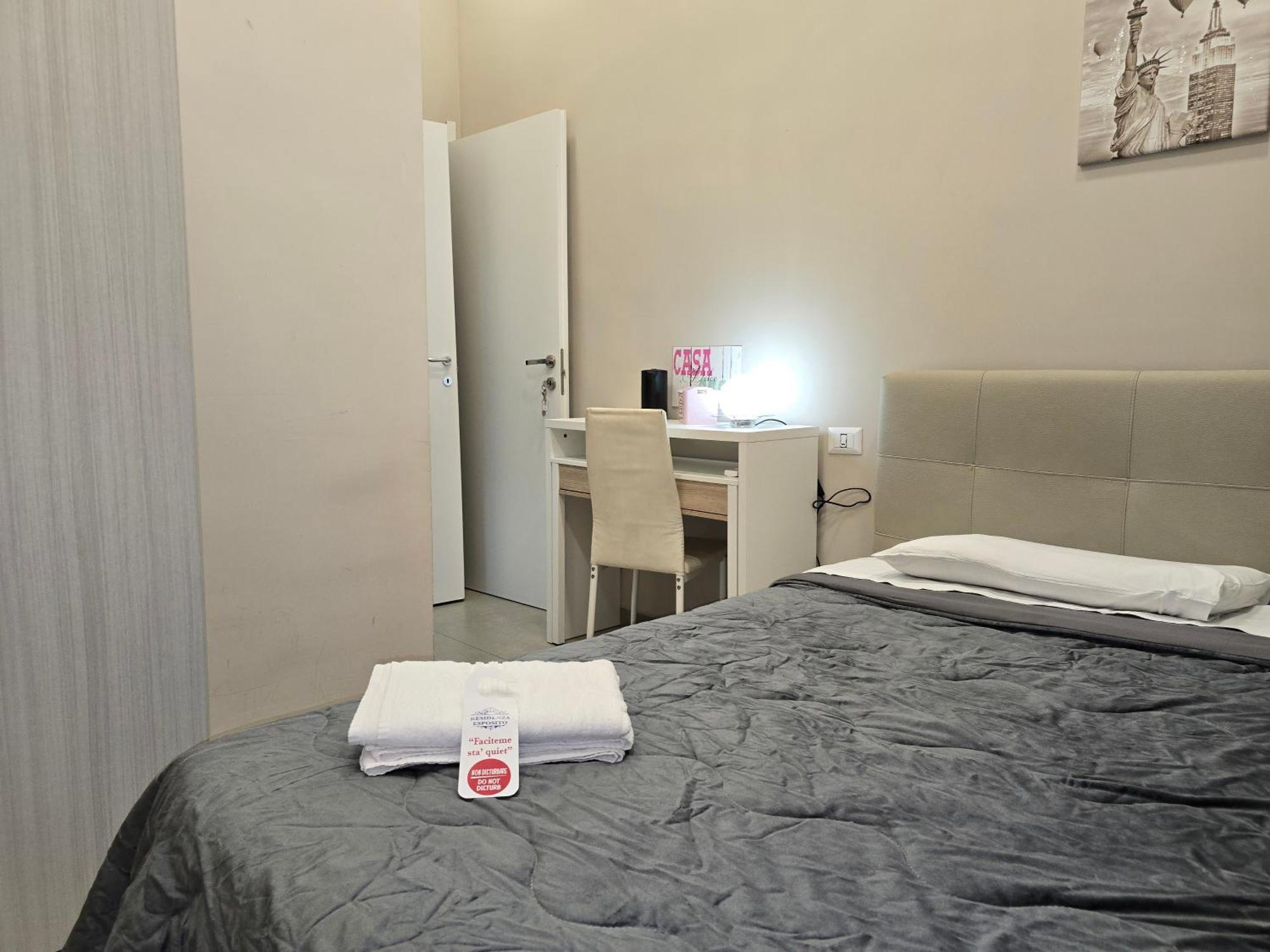 Residenza Esposito Hotel Наполи Стая снимка