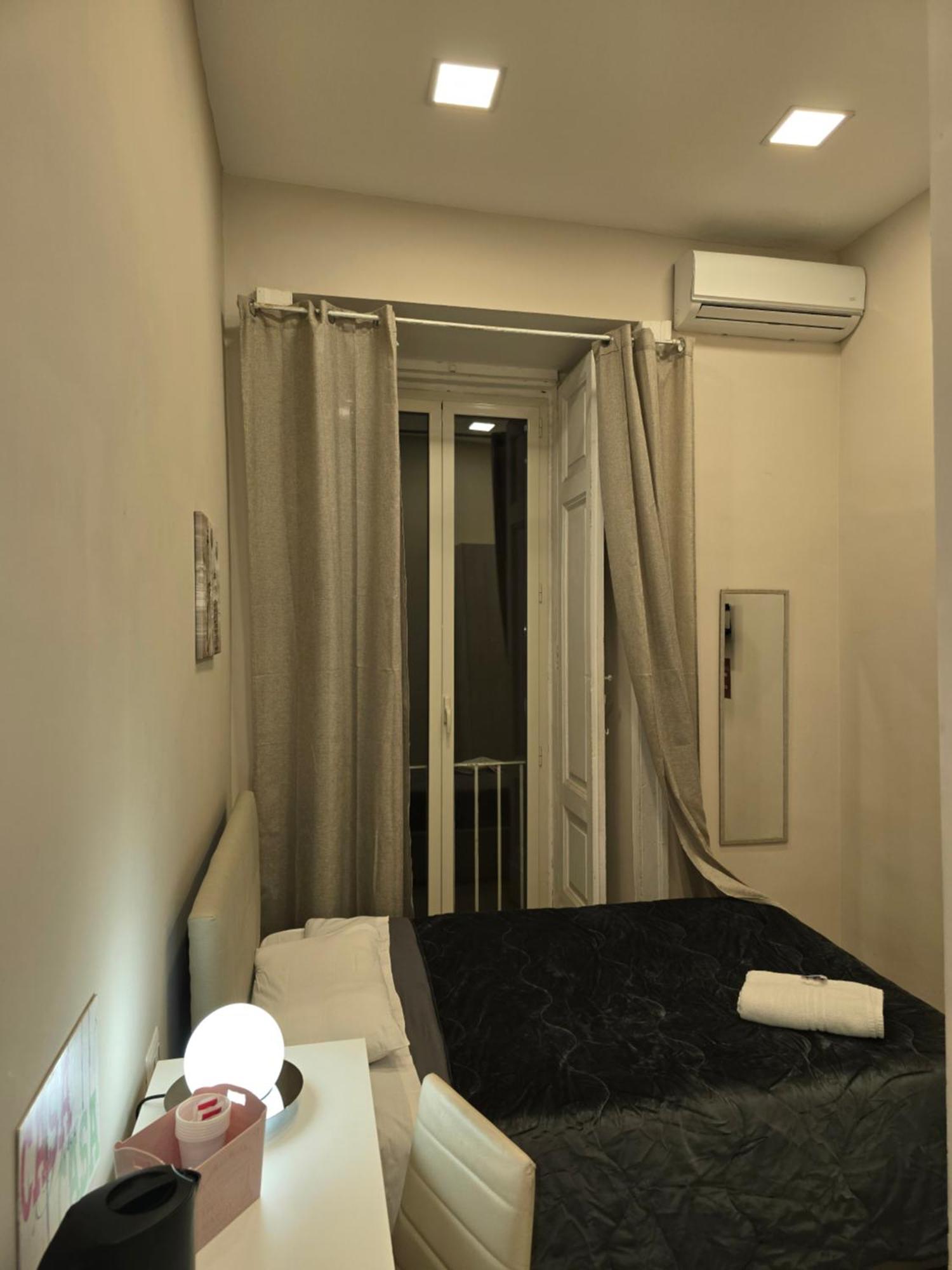 Residenza Esposito Hotel Наполи Стая снимка